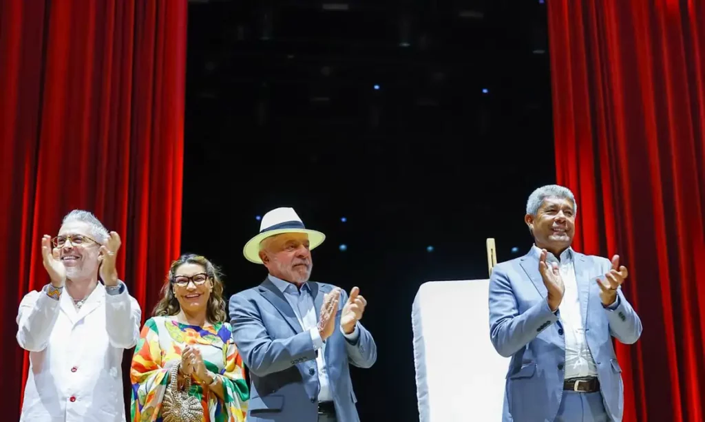 Teatro Castro Alves é reinaugurado em Salvador após extensa reforma
