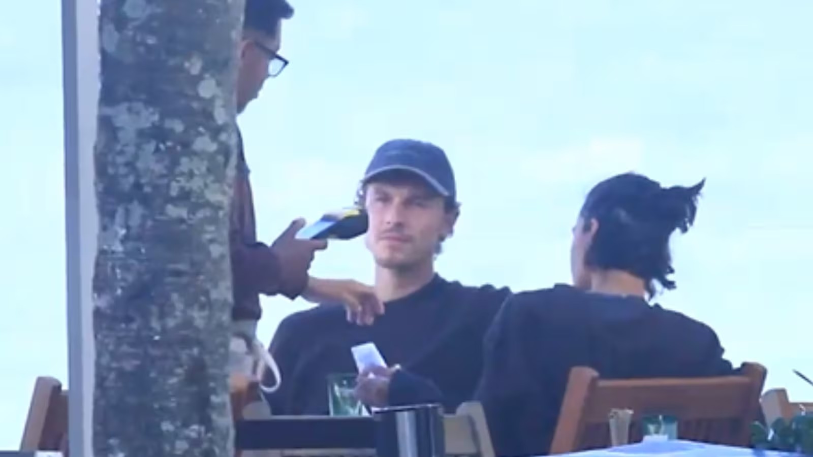 Bruna Marquezine e Shawn Mendes: quem pagou a conta do café da manhã?