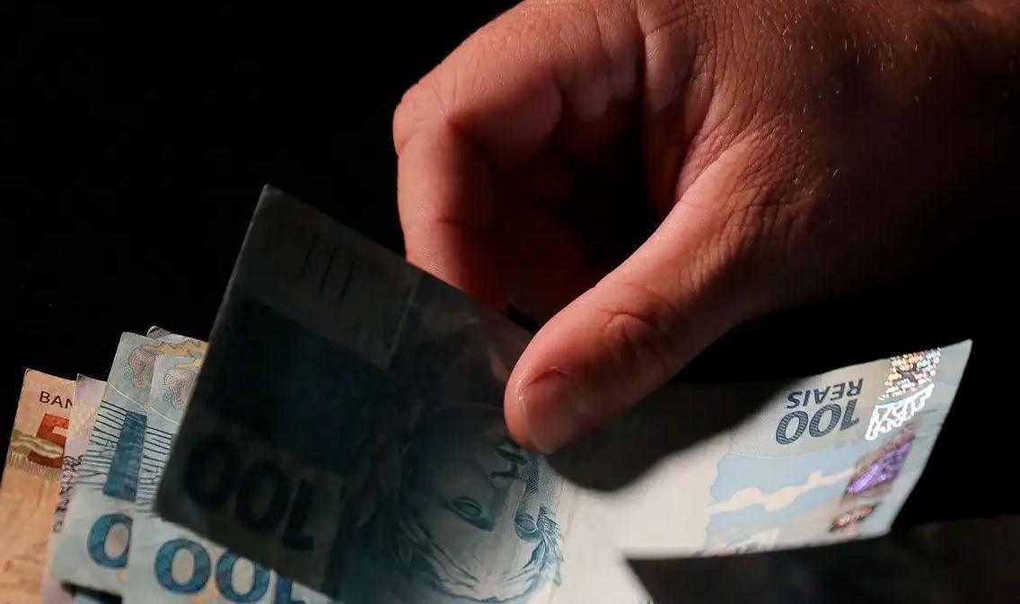 Trabalhadores de setembro e outubro têm abono salarial liberado