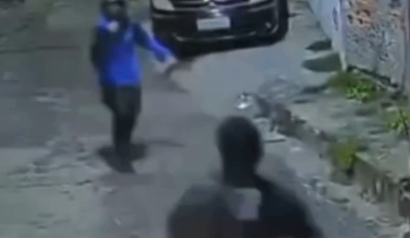 Homem tem celular roubado em assalto em Manaus: 'Estou pagando ainda'