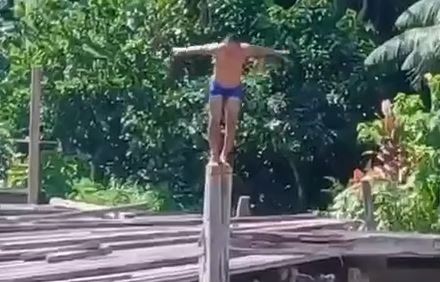 Homem é atingido por lancha após mergulho em rio em Belém
