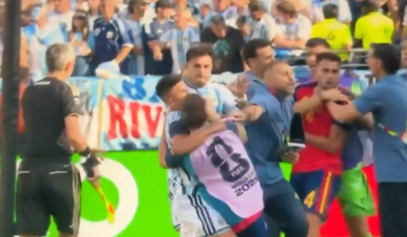 Confusão marca final da Copa do Mundo entre Argentina e Espanha; entenda o que aconteceu