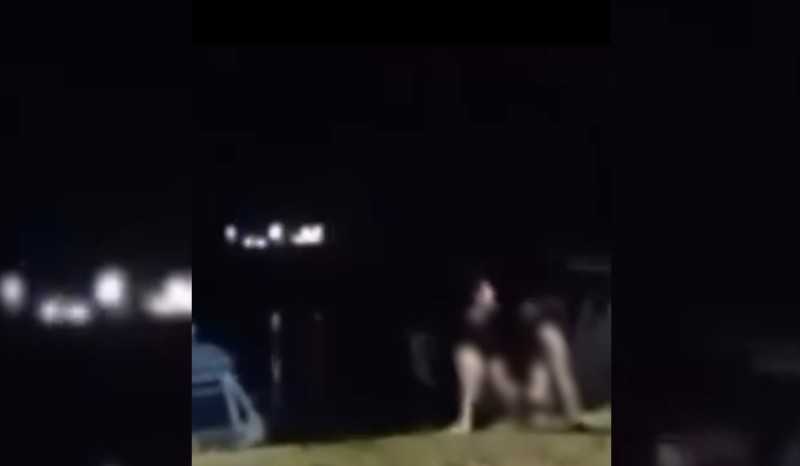 Casal é flagrado em ato sexual em orla de Itacoatiara durante evento