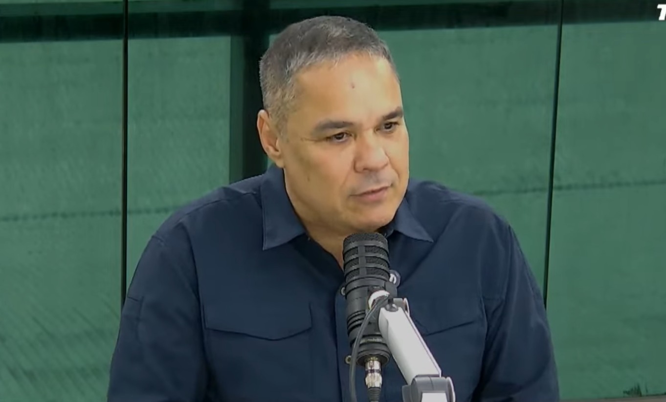Coronel Vinicius Almeida critica David Almeida sobre assaltos a ônibus