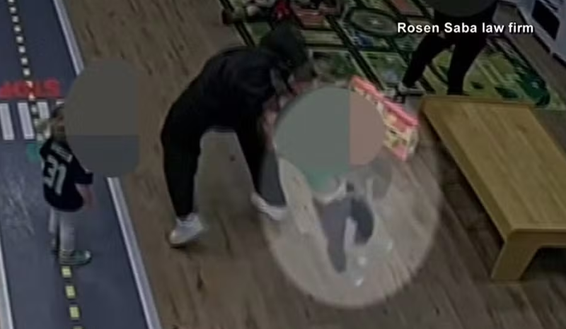 Família processa creche após bebê sofrer queda em clube na Califórnia
