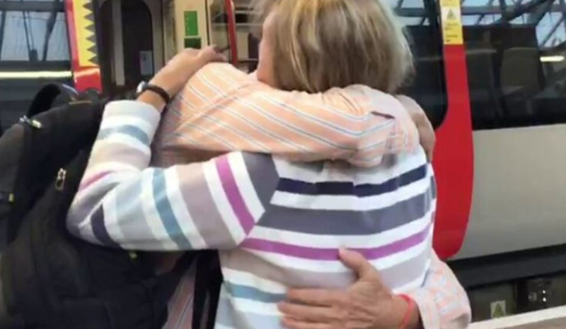 Irmãos se reencontram após 70 anos com ajuda do LinkedIn
