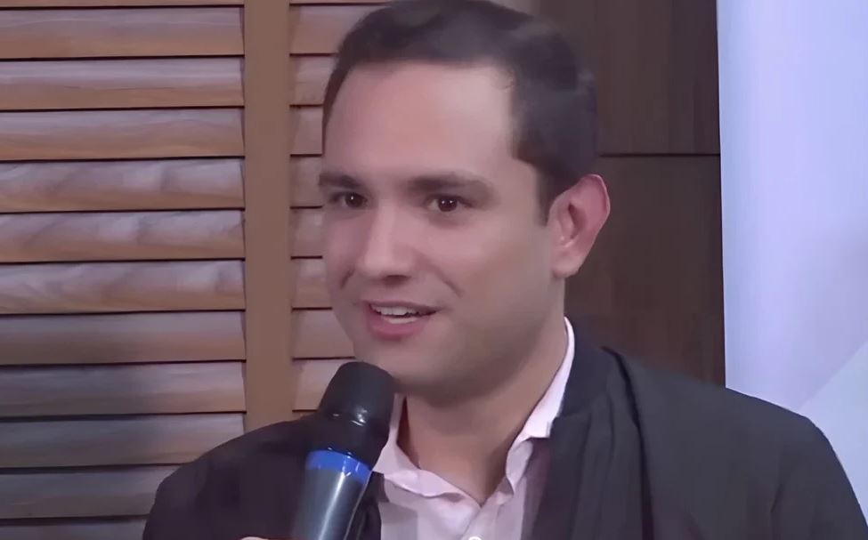 Jornalista Eduardo Meirelles falece aos 30 anos; atriz Lucélia Santos homenageia