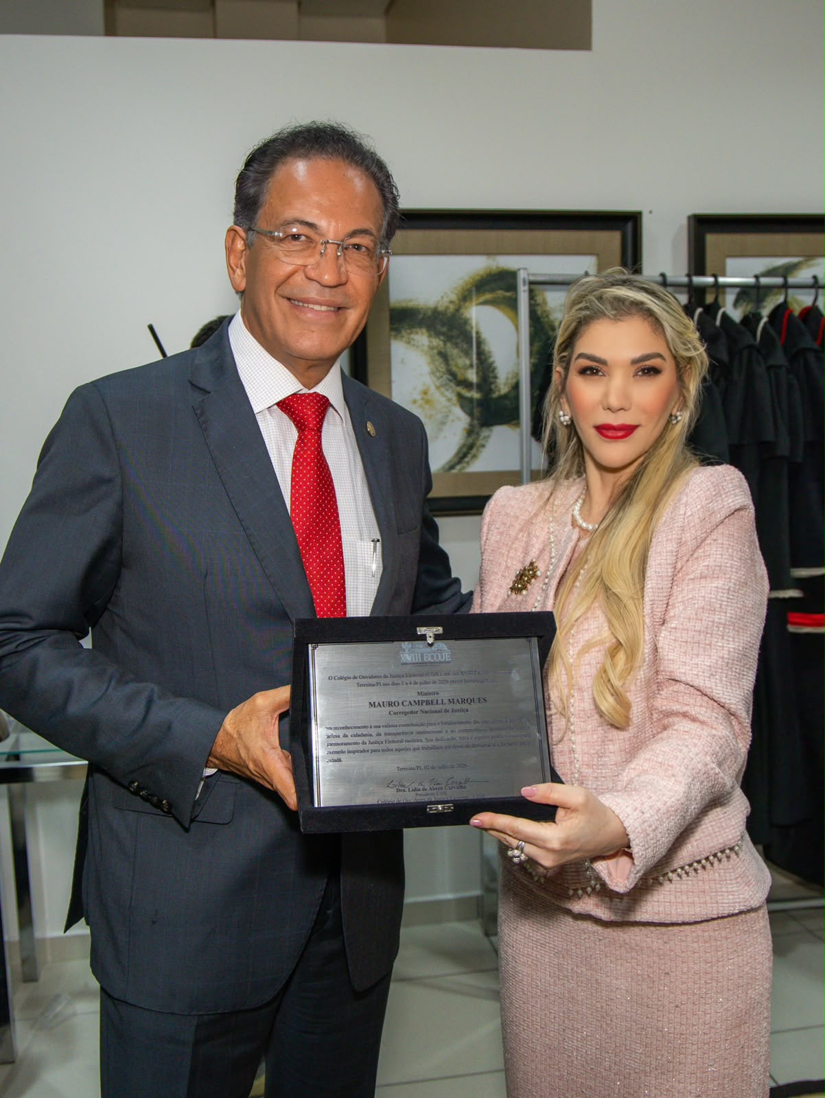 Ministro Mauro Campbell é homenageado pela Justiça Eleitoral em Manaus