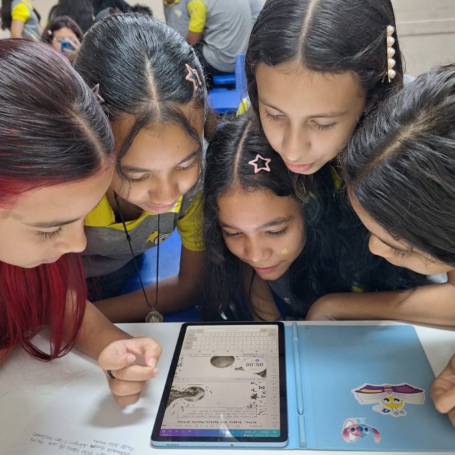 Estudantes de Manaus lançam livro sobre futebol com criatividade e história