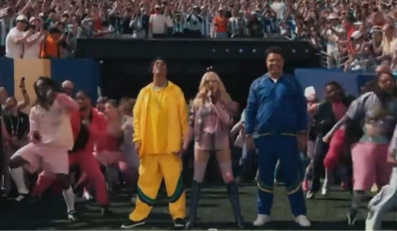 Madonna se apresenta com Ronaldo e Ronaldinho em show da final da Copa