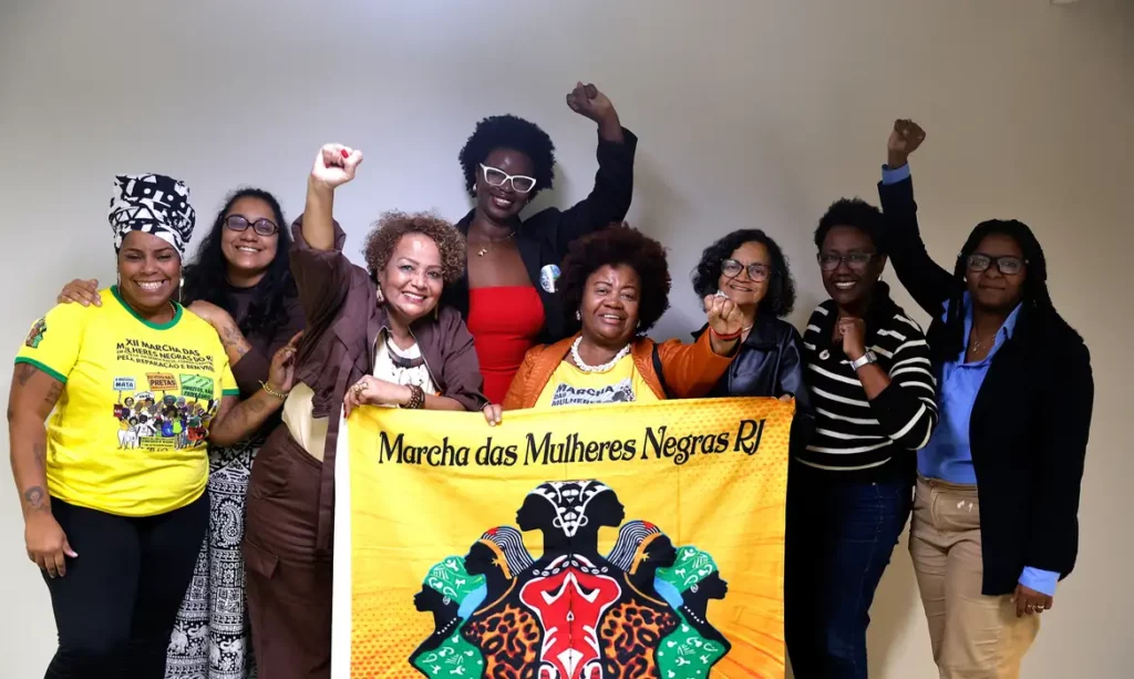 Marcha das Mulheres Negras destaca luta contra racismo em Copacabana