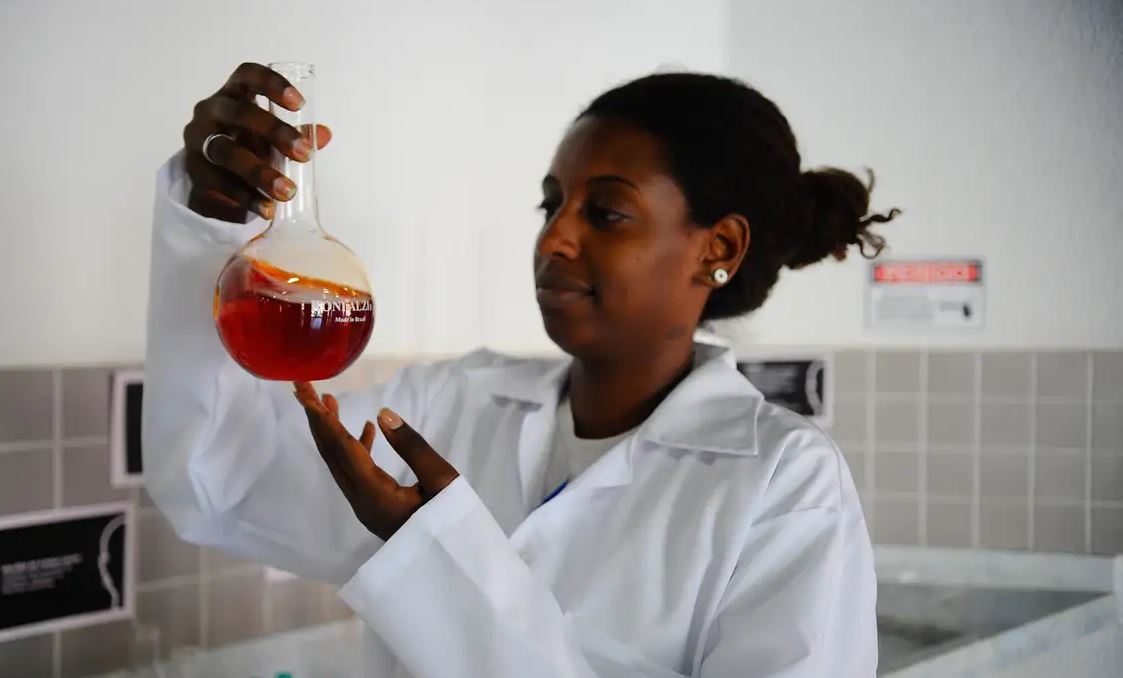 Inscrições abertas para o projeto Meninas no Espaço que apoia mulheres na ciência