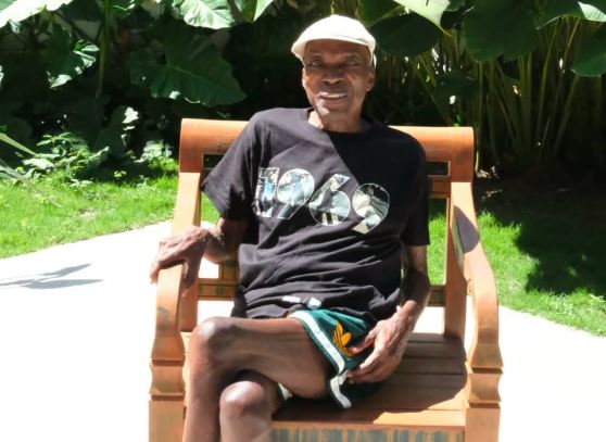 Milton Nascimento recebe alta hospitalar após cinco dias internado
