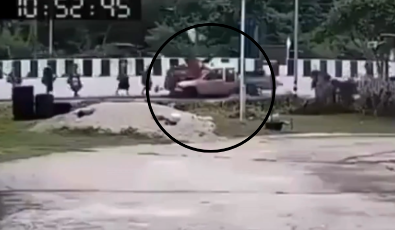Caminhonete conduzida por menino de 11 anos atropela monges na Tailândia