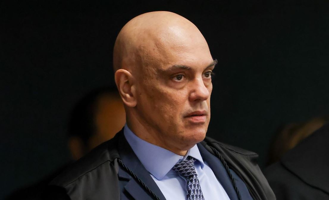 Moraes exige manifestação da PGR sobre arma de Bolsonaro em 48 horas