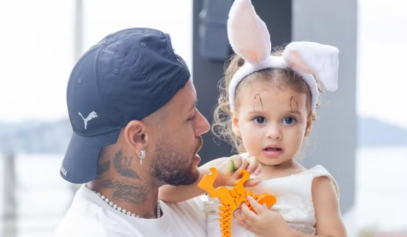 Neymar faz homenagem à filha Helena em seu aniversário de 2 anos