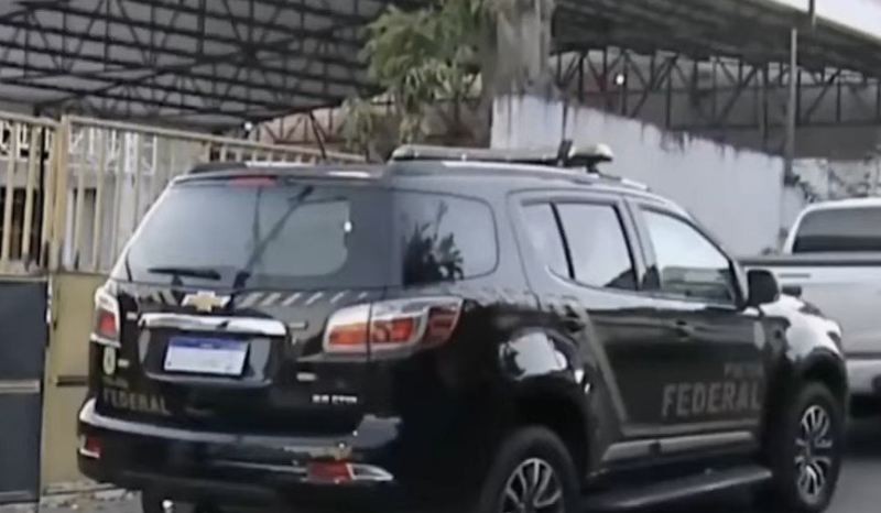 Polícia Federal faz buscas em condomínio e oficina em Manaus