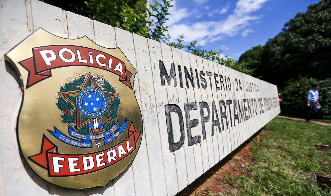 STF determina prazo de 48h para Exército entregar armas de Bolsonaro à PF