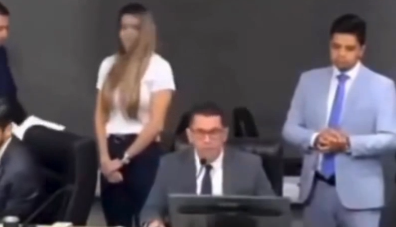 Vereador de Vitória gera polêmica ao usar palavrão em sessão da Câmara