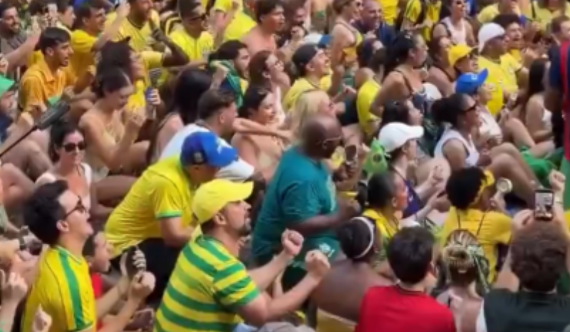Torcida brasileira responde à remada viking com dança do créu no Brooklyn