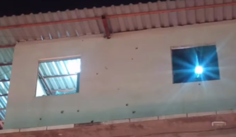 Casa de familiares de PM sofre ataque a tiros no bairro Compensa