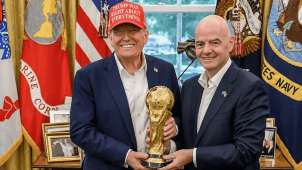 Trump pede revisão de cartão vermelho de Balogun e critica árbitro Claus