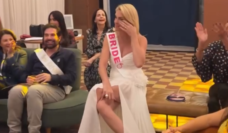 Ana Hickmann se emociona em chá de lingerie antes do casamento com Edu Guedes