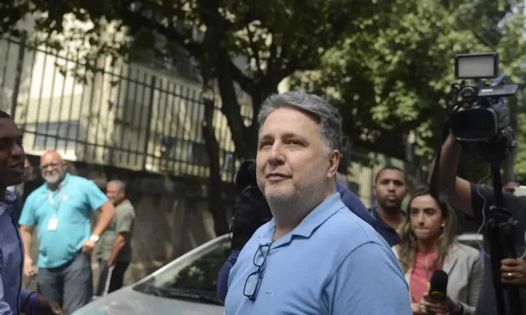 TRE-RJ impede Garotinho de participar de debates e usar fundo eleitoral