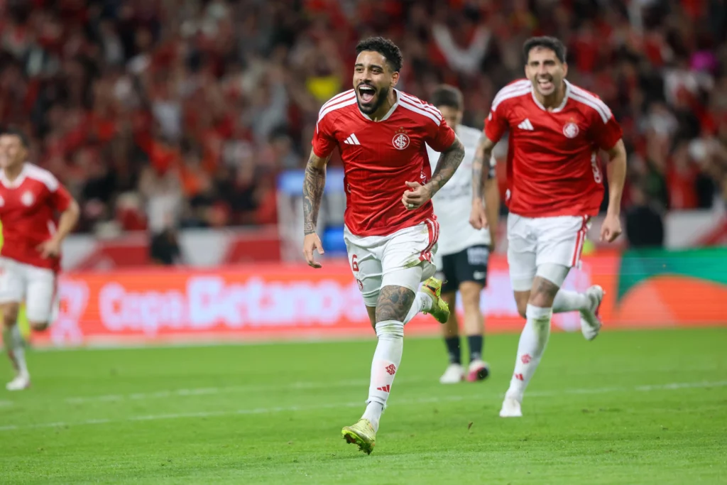 Vitória e Internacional avançam para as quartas da Copa Betano do Brasil