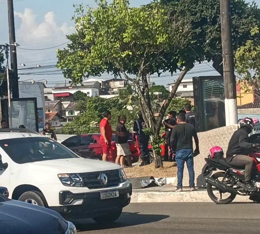 Idosa é atropelada na faixa de pedestres em Manaus e morre no local