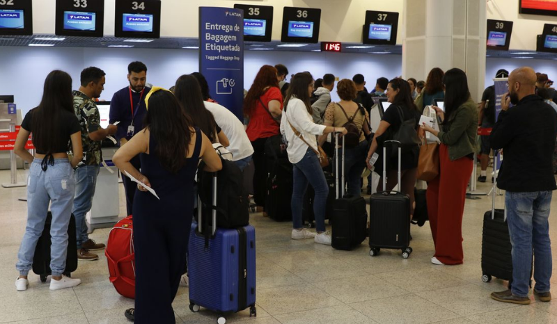 Aeroporto Santos Dumont retoma operações após cancelamentos de voos