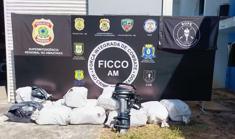 Polícia apreende 500 kg de drogas no Rio Negro e prende cinco homens