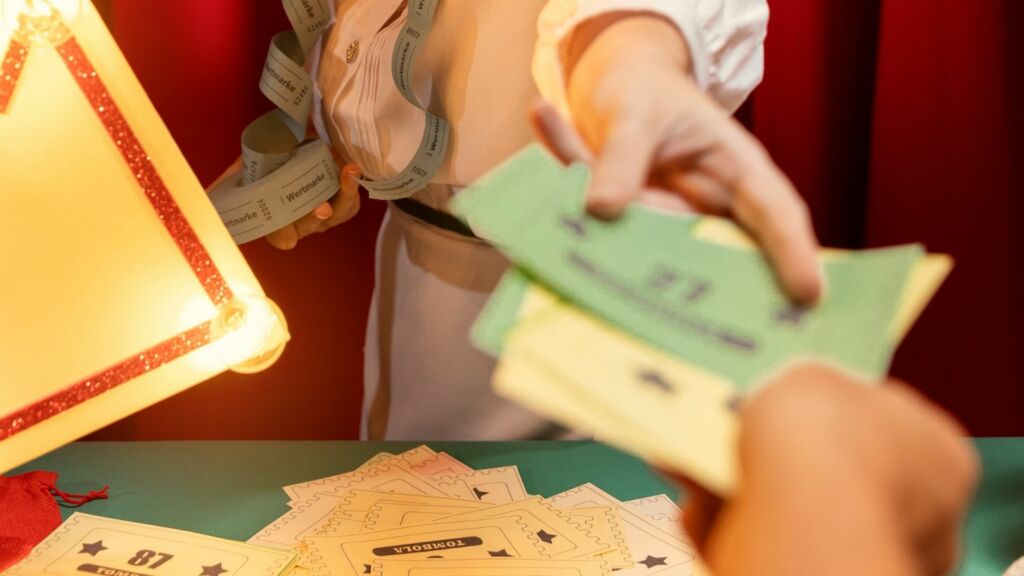 Italiana recupera bilhete de R$ 5,8 milhões após ser jogado no lixo