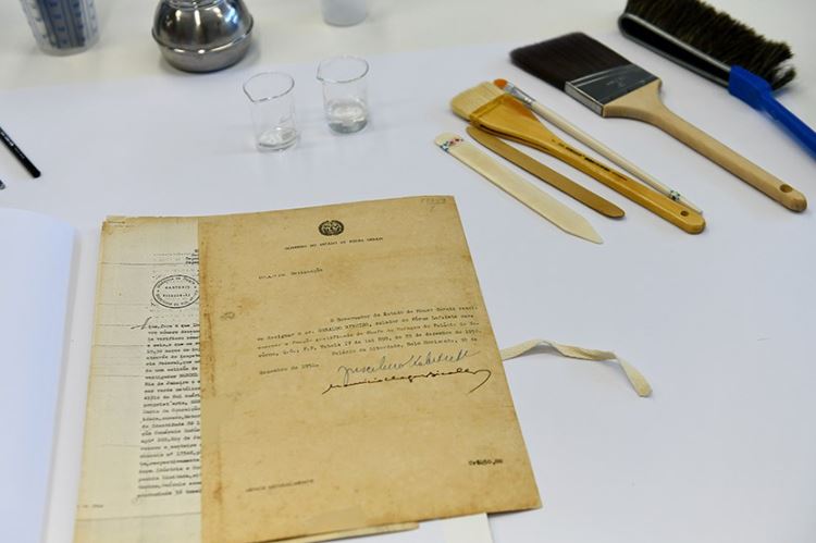 Senado entrega cartas restauradas de Juscelino Kubitschek ao TJDFT