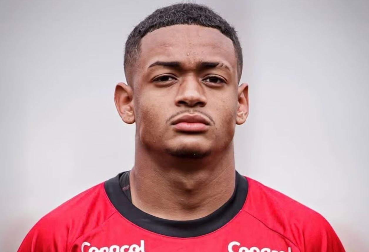 Léo Derik, jogador do Athletico-PR, condenado a 13 anos por estupro
