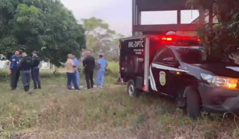 Corpo em decomposição é encontrado em terreno baldio na zona sul de Manaus