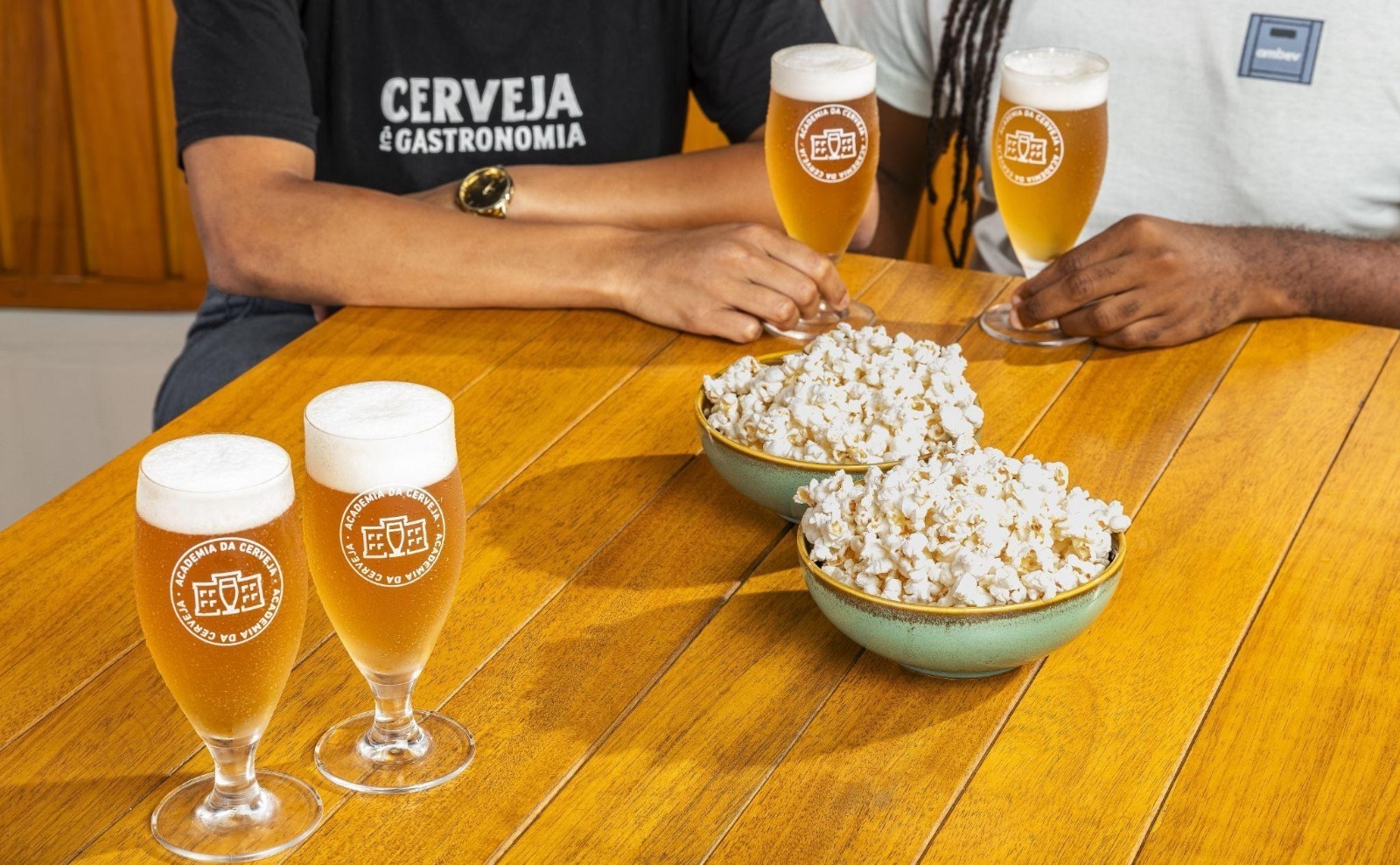Celebre o Dia Internacional da Cerveja com pratos até R$ 25 em Manaus