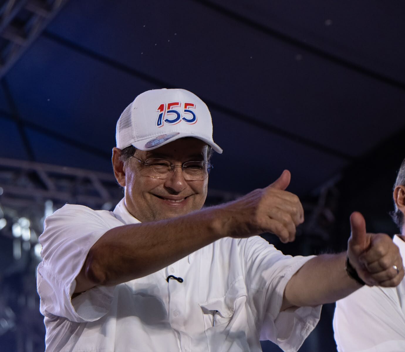 Eduardo Braga se destaca com 27,8% nas intenções de voto para o Senado