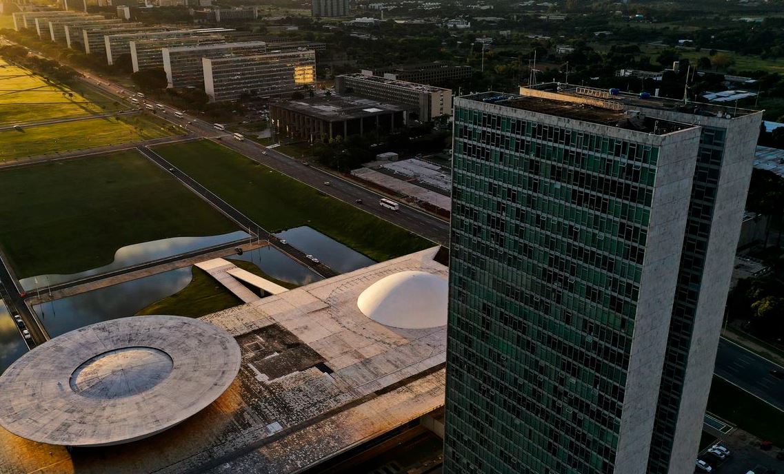 Eleições 2026: Entenda os papéis de senadores e deputados