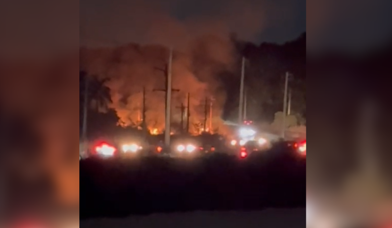 Incêndio de grande proporção atinge AM-070 próximo à ponte sobre o Rio Negro