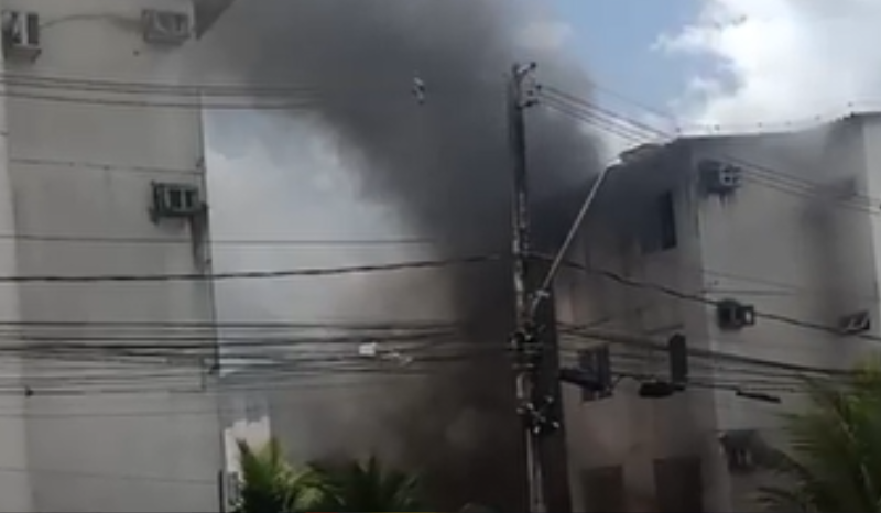 Incêndio em apartamento no Viver Melhor 3 mobiliza moradores em Manaus