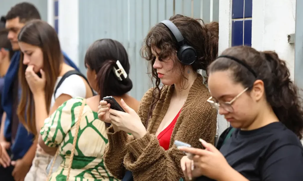 Desigualdades no Mercado de Trabalho Afetam Jovens Brasileiros