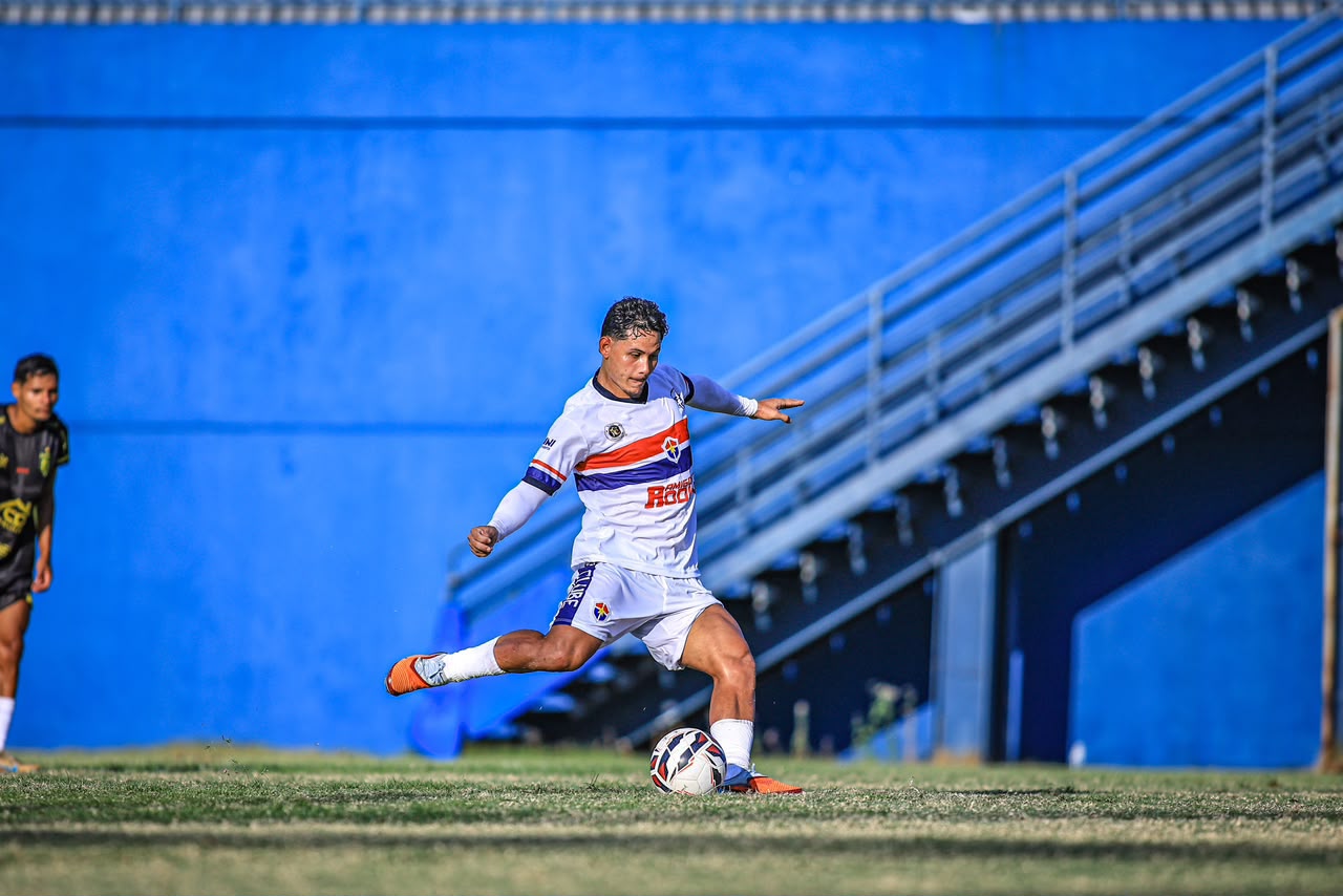 Léo Salgado retorna ao futebol e brilha na vitória do Fast no Barezão Série B