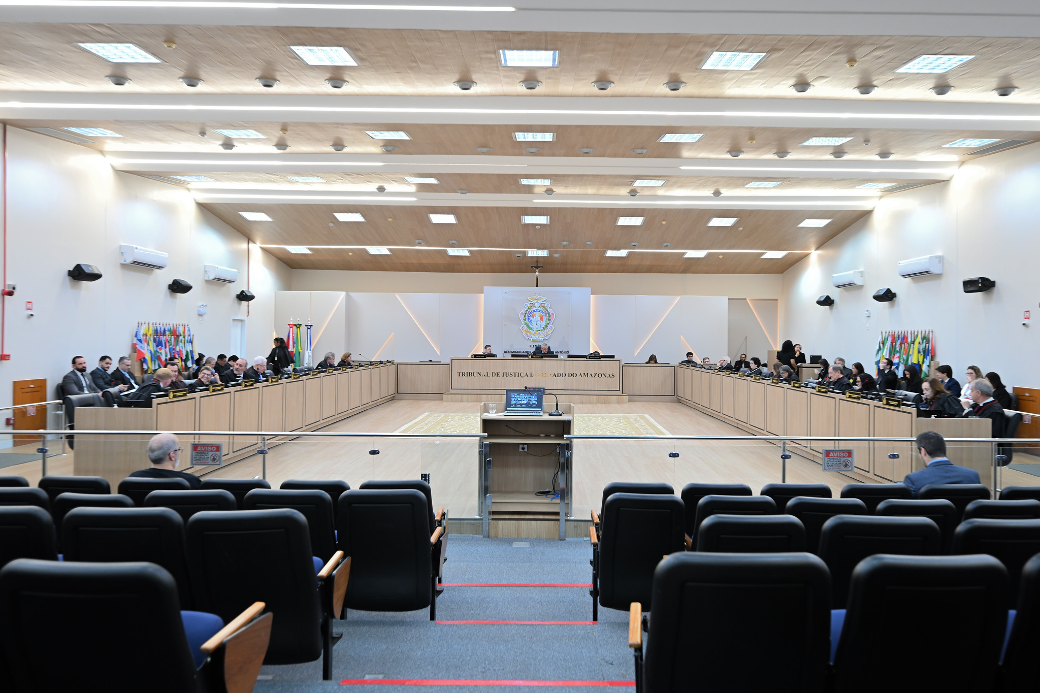 TJAM escolhe lista tríplice de advogados para vaga de desembargador
