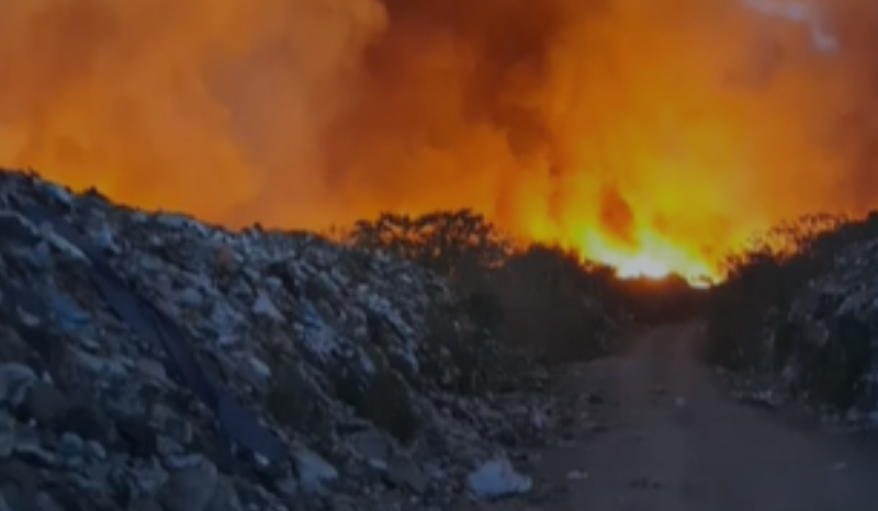 Incêndio atinge lixão de Iranduba e fumaça é vista em Manaus