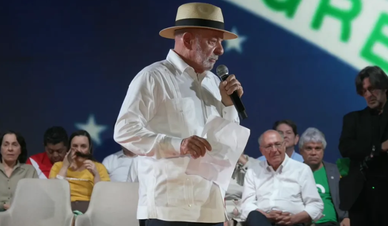 Lula critica violência contra mulheres em lançamento de candidatura à reeleição