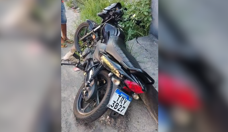 Moradores de Manaus Buscam Dono de Moto Abandonada em Vídeo Viral