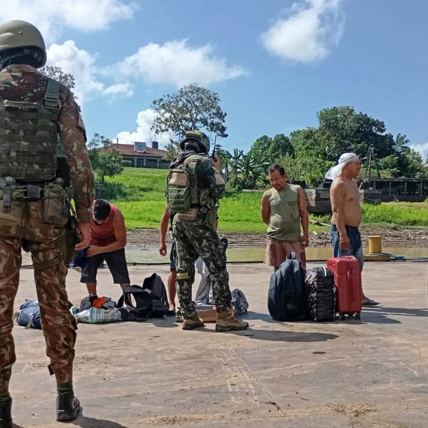 Exército apreende drogas e munições na fronteira do Amazonas
