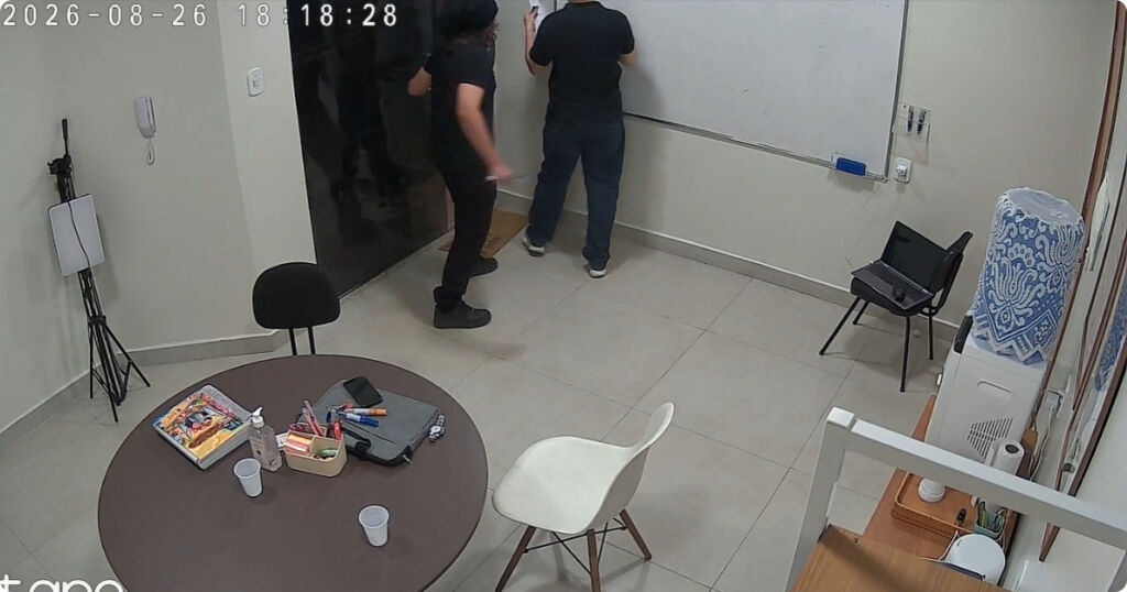 Professor é esfaqueado por aluno em centro de reforço na zona centro-sul de Manaus