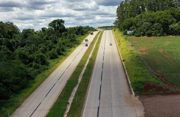 Câmara aprova projeto que exige consulta popular para homenagens em rodovias
